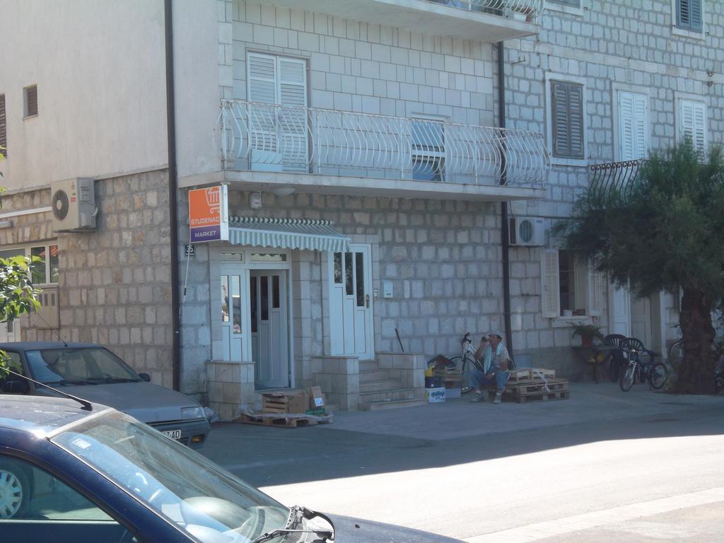 Apartments Mali Raj Vranjic Extérieur photo