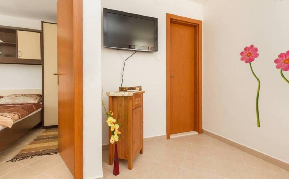Apartments Mali Raj Vranjic Extérieur photo