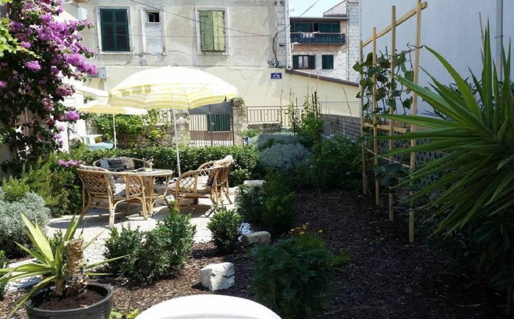 Apartments Mali Raj Vranjic Extérieur photo
