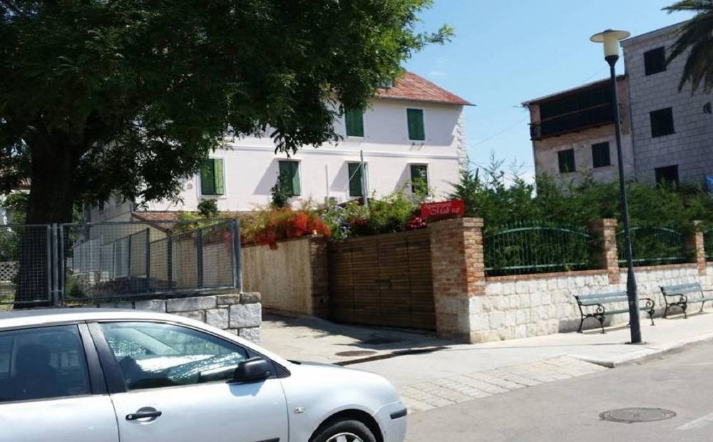 Apartments Mali Raj Vranjic Extérieur photo