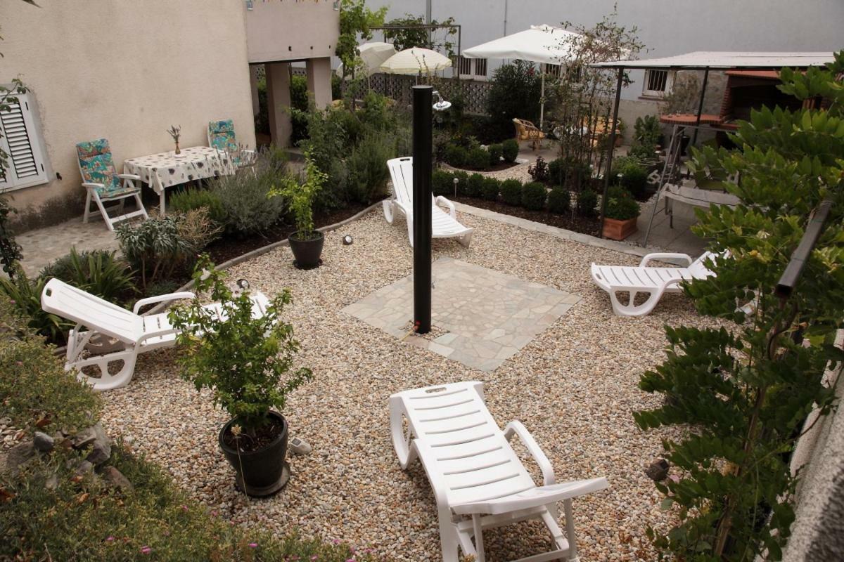 Apartments Mali Raj Vranjic Extérieur photo