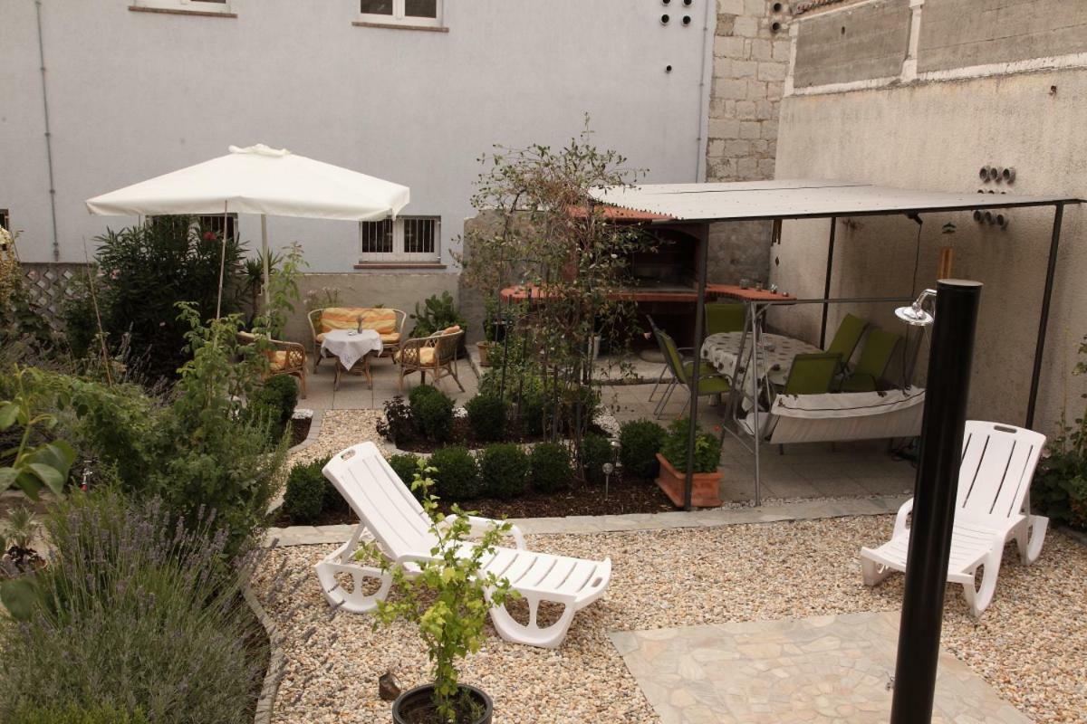 Apartments Mali Raj Vranjic Extérieur photo