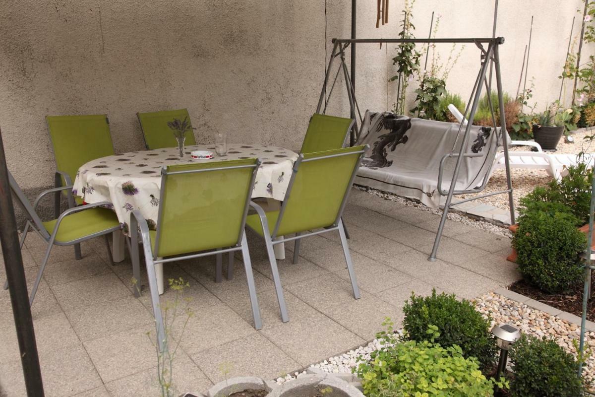 Apartments Mali Raj Vranjic Extérieur photo